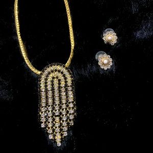 Gold sparkly necklace with earings set